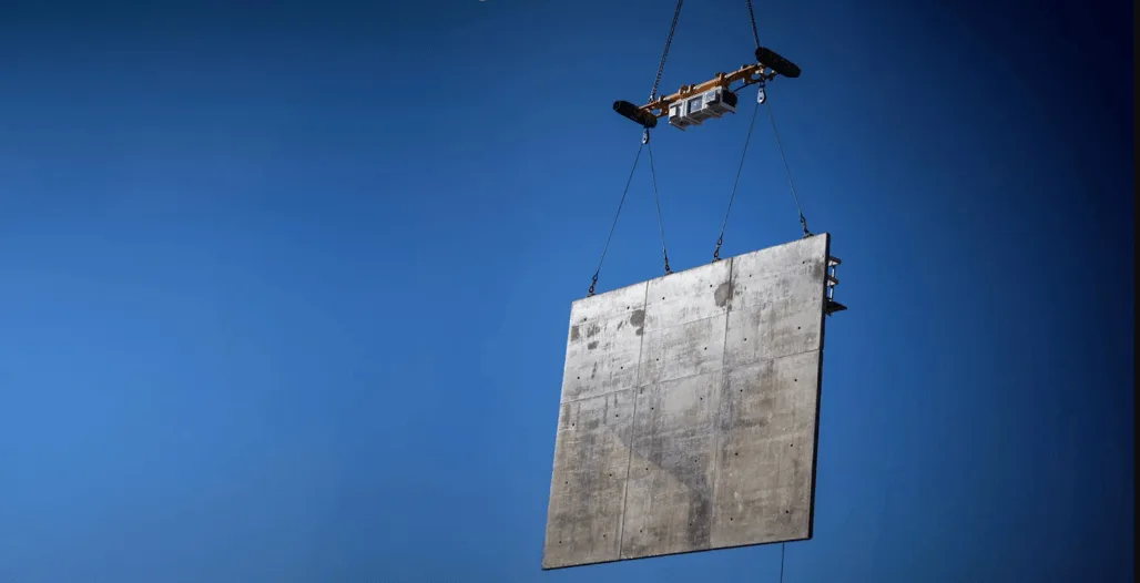 Vita Load Navigator controlling the orientation of a suspended panel
