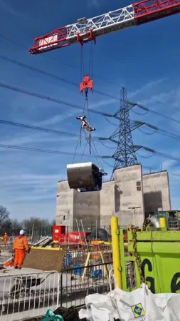 HS2 UK - Pendulum Shaft Lift 2