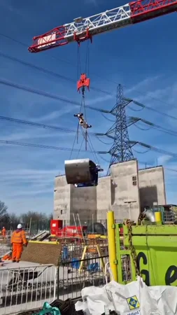 HS2 UK - Pendulum Shaft Lift 2