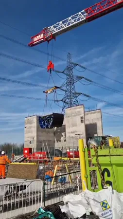 HS2 UK - Pendulum Shaft Lift 2