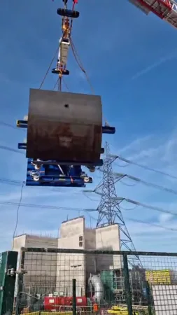 HS2 UK - Pendulum Shaft Lift 2