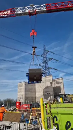 HS2 UK - Pendulum Shaft Lift 2