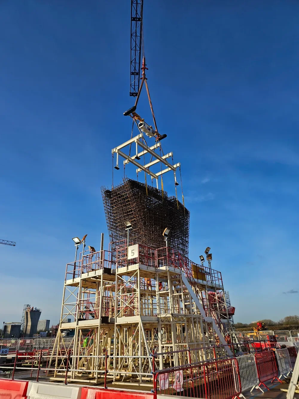 Vita Load Navigator controlling a reinforcement cage lift above temporary works