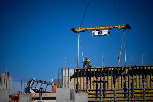 Vita Load Navigator suspended above a formwork installation